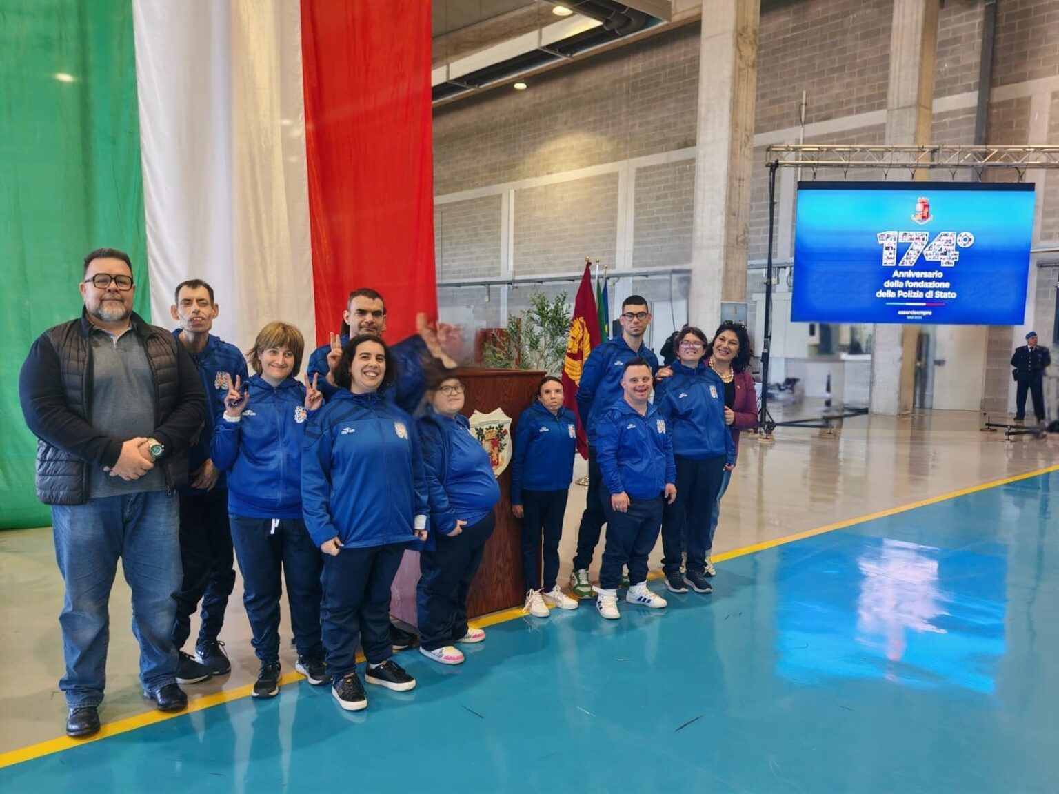 I ragazzi sea scout con il riccardo la porta al 174 anniversario della polizia aprile 2026